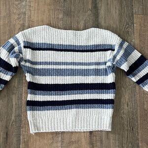 Old Navy Women's Blue and Gray Striped Sweater